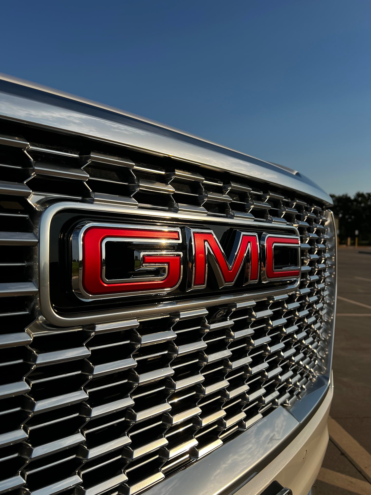2024 GMC Yukon Denali - 6.L V8 Luxury SUV